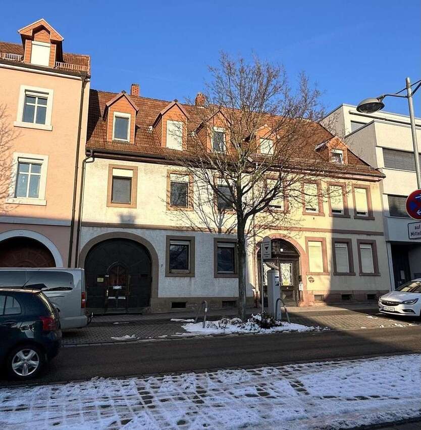 Haus zum Kaufen in Ettlingen 535.000 € 320 m² 10 zimmer