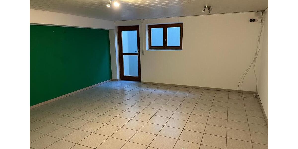 Einfamilienhaus Leonberg - 7 Zimmer, 192 m&sup2;, 2.000&euro; | Angebot:26357981