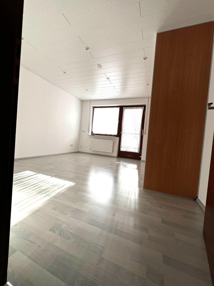 Attraktive und gepflegte 3-Zimmer-Erdgeschoßwohnung mit EBK in K