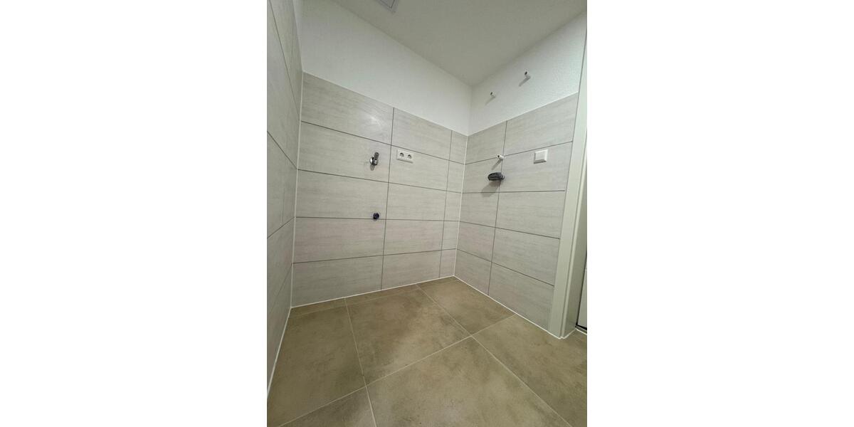 Frisch renovierte Souterrain Wohnung mit Idyllischer Lage 5 zimmer