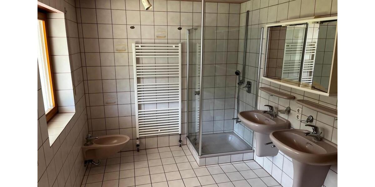 Doppelhaushälfte Wildberg - 10 Zimmer, 277 m&sup2;, 460.000&euro; | Angebot:27122759