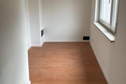 Wohnung Sachsenheim - 3 Zimmer, 75 m&sup2;, 1.200&euro; | Angebot:25612985