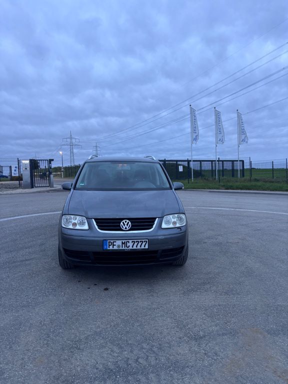 VW Touran 294.000 km 2.997 € Knittlingen 75438