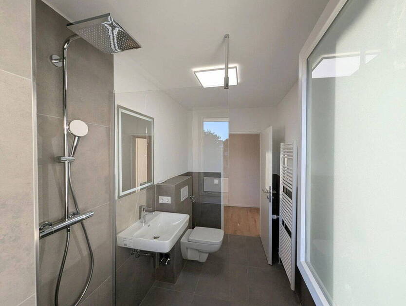 Erstbezug nach Modernisierung - Lichtdurchflutete 2-Zimmer-Wohnung