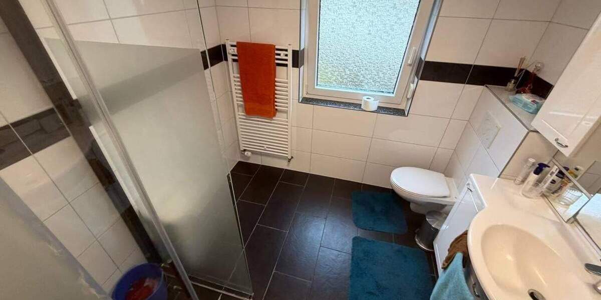 2 Familienhaus in Effringen zu verkaufen. 7 zimmer