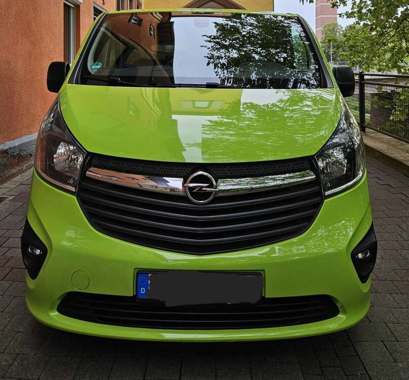Opel Vivaro 127.544 km 12.200 € Pforzheim 75175