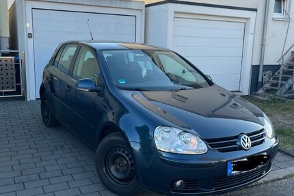 VW Golf 210.000 km 2.850 &euro; Knittlingen 75438