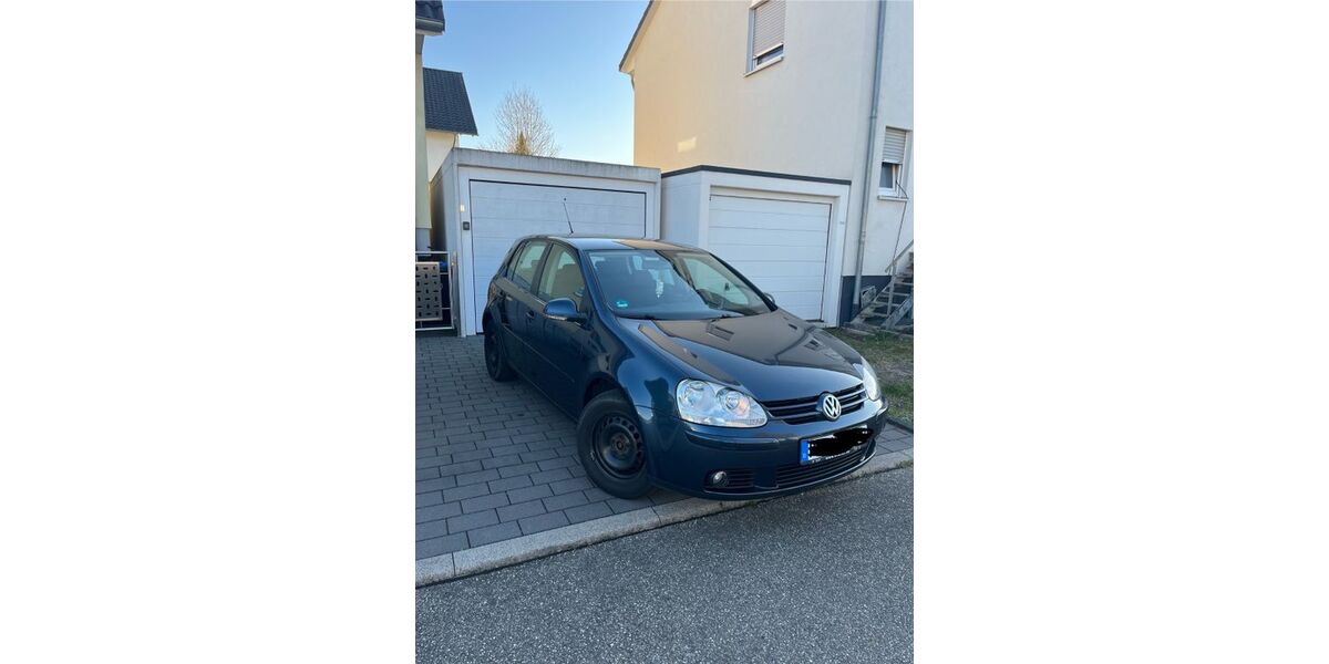 VW Golf 210.000 km 2.850 &euro; Knittlingen 75438
