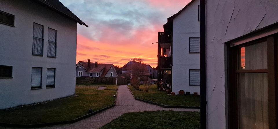 Große 4-Zi-EG-Wohnung mit Terrasse & TG – ruhige Waldrandlage 4 zimmer