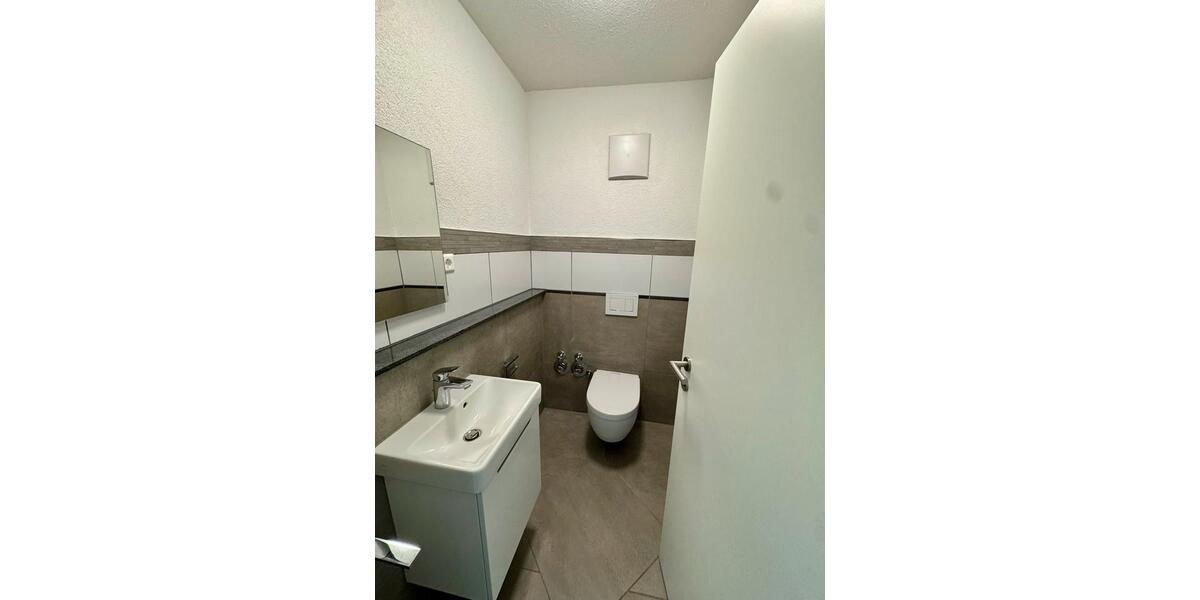 Erdgeschoßwohnung Sulzfeld - 4 Zimmer, 110 m&sup2;, 1.290&euro; | Angebot:24514652