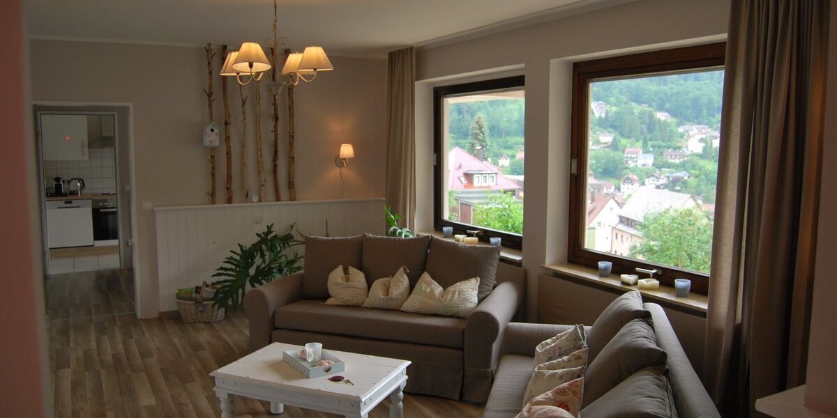 Sehr schöne 2,5 Zimmer Wohnung in Sonniger Lage - Etagenwohnung Bad Wildbad Sommerberg | Angebot:27298314