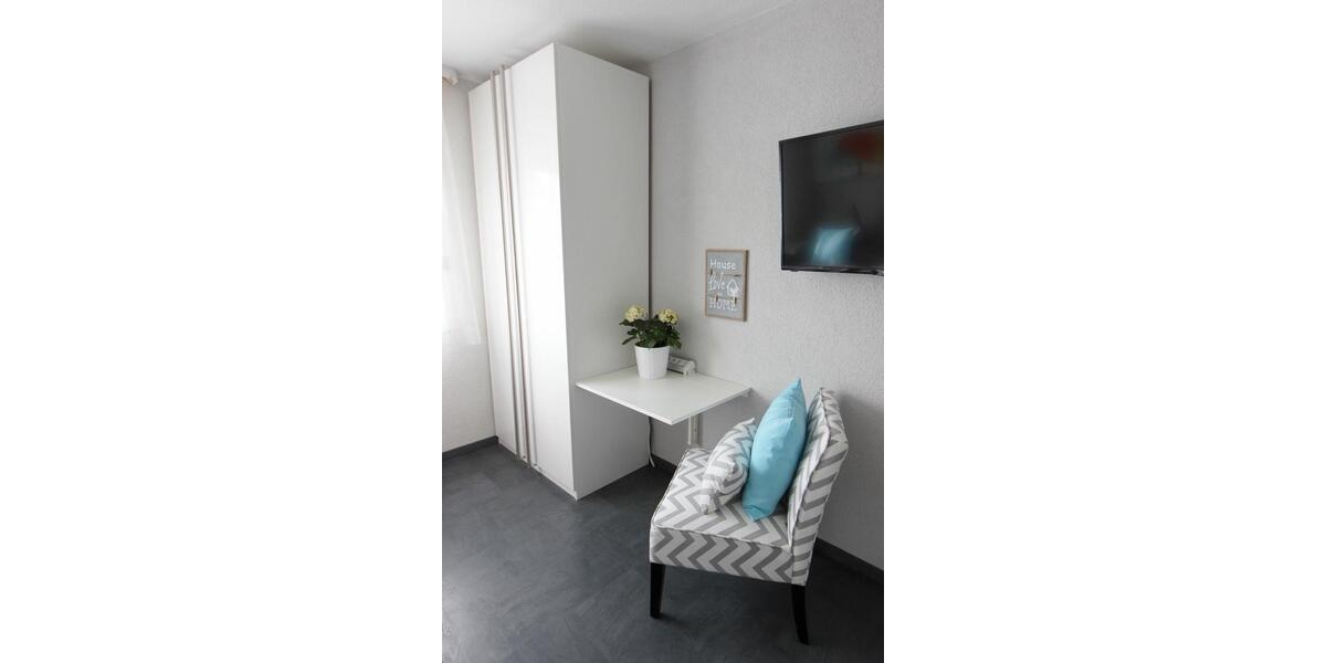 voll möbliertes Mini-Apartment in KA für Studentin oder Pendler 1 zimmer