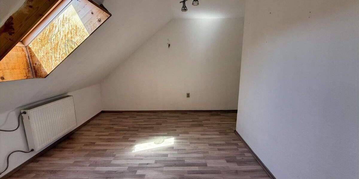 Reihenendhaus Ettlingen - 4 Zimmer, 110 m&sup2;, 300.000&euro; | Angebot:25686044