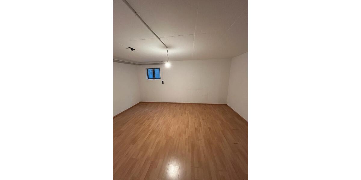 Reihenhaus Ditzingen - 5.5 Zimmer, 120 m&sup2;, 1.800&euro; | Angebot:25646253