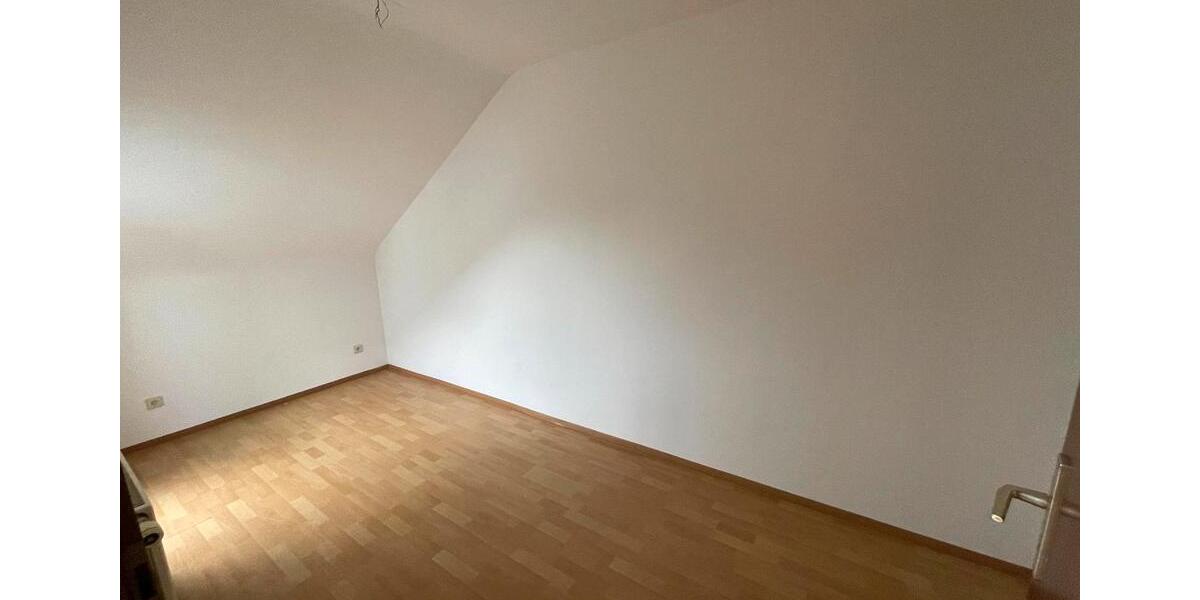 Dachgeschoßwohnung Karlsruhe Hagsfeld - 2 Zimmer, 34 m&sup2;, 720&euro; | Angebot:25632706