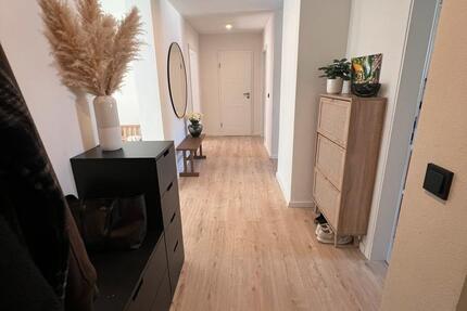 Modernisierte 3,5-Zi.-Wohnung mit 2 Balkonen & EBK in Pforzheim zimmer