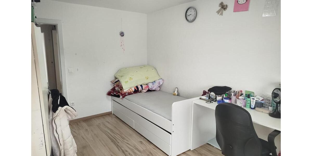 Etagenwohnung Knittlingen - 3 Zimmer, 83 m&sup2;, 670&euro; | Angebot:26441807