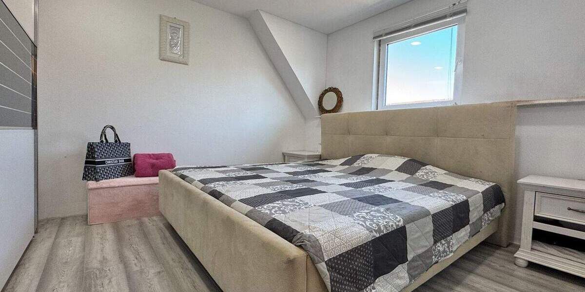 Doppelhaushälfte Bretten - 4 Zimmer, 88 m&sup2;, 399.000&euro; | Angebot:25738384