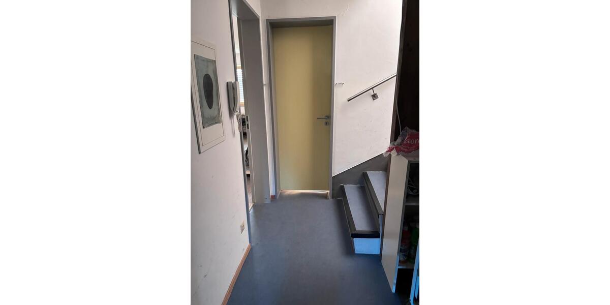 Etagenwohnung Karlsruhe Südstadt - 5 Zimmer, 18 m&sup2;, 345&euro; | Angebot:26144385