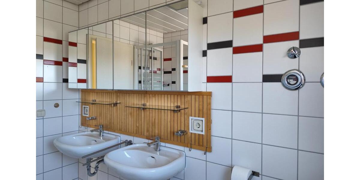 Dachgeschoßwohnung Neuenbürg - 3.5 Zimmer, 85 m&sup2;, 980&euro; | Angebot:26354841
