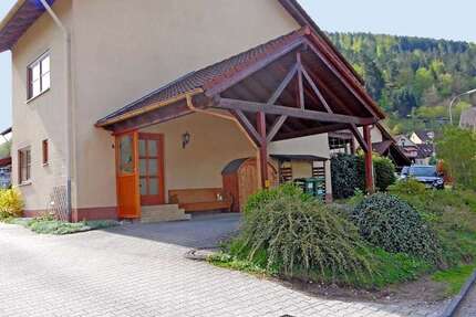 Haus Bad Wildbad - 5.5 Zimmer, 150 m&sup2;, 1.100&euro; | Angebot:27163009