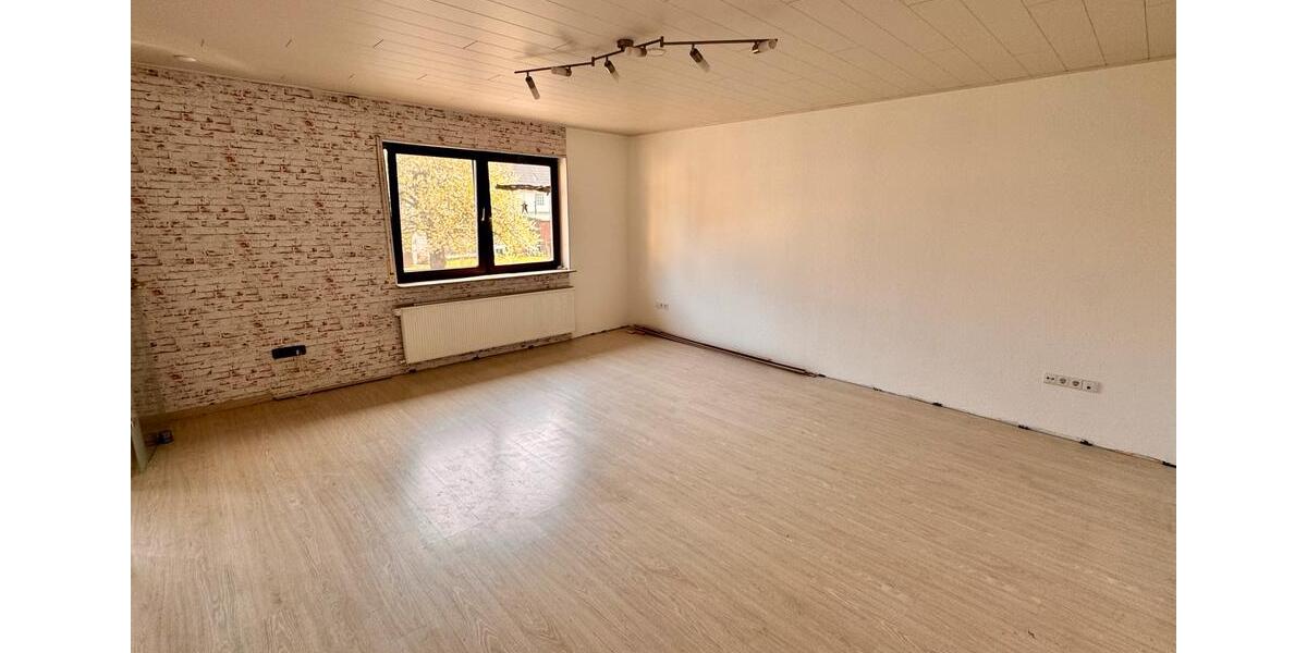Einfamilienhaus Sulzfeld - 5 Zimmer, 172 m&sup2;, 1.600&euro; | Angebot:26613717