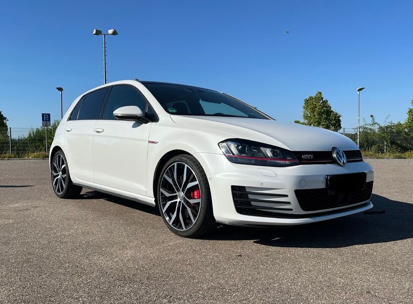 VW Golf 61.200 km 22.500 € Markgröningen 71706