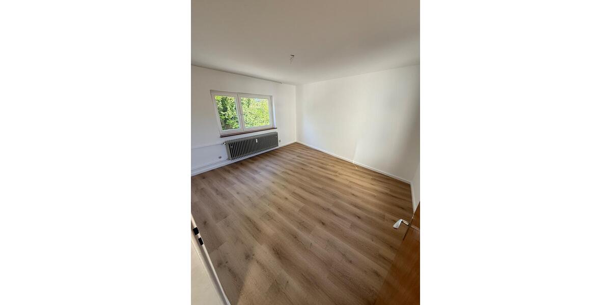 Etagenwohnung Pforzheim Weststadt - 3.5 Zimmer, 94 m&sup2;, 850&euro; | Angebot:26296430