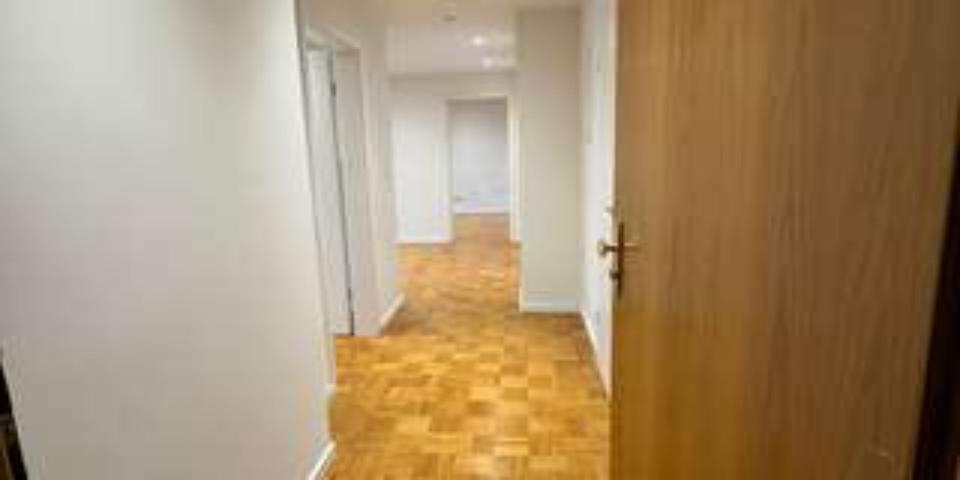 Stilvolle 3,5 Zimmer Dachgeschosswohnung in Toplage- Sedansplatz 3.5 zimmer