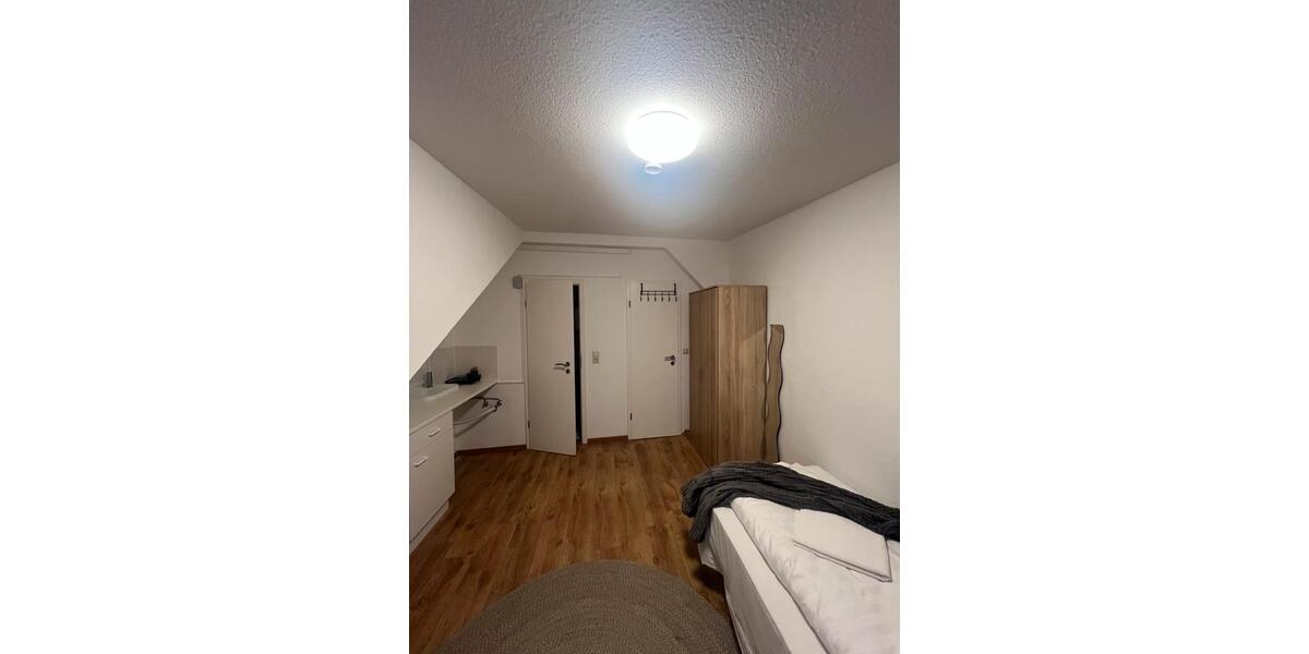 Etagenwohnung Pforzheim - 1 Zimmer, 15 m&sup2;, 700&euro; | Angebot:26135986