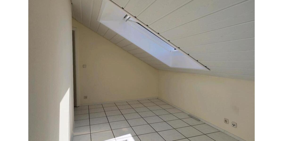 Dachgeschoßwohnung Neuenbürg - 2.5 Zimmer, 68 m&sup2;, 790&euro; | Angebot:26348666
