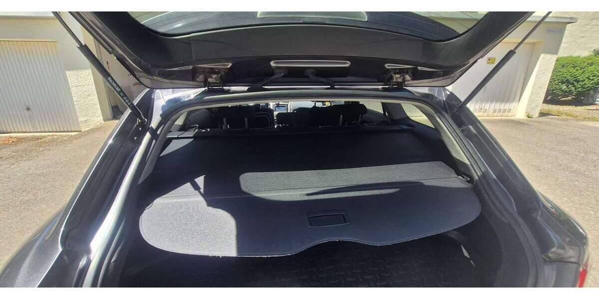 Toyota Avensis 256.500 km 4.300 &euro; Sindelfingen 71063