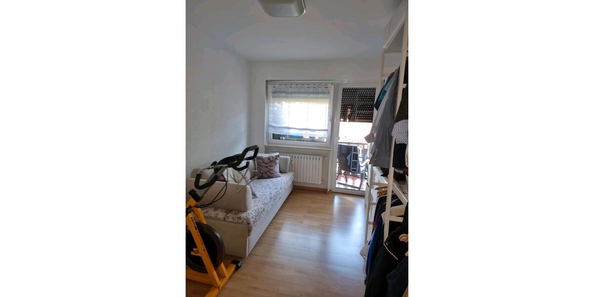 4 Zimmer plus 1 Zimmer im Dachgeschoss 4 zimmer