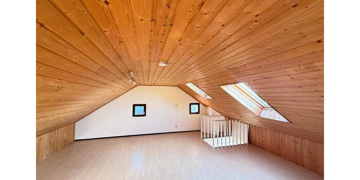 Etagenwohnung Karlsruhe Hagsfeld - 5 Zimmer, 110 m&sup2;, 1.500&euro; | Angebot:25783455