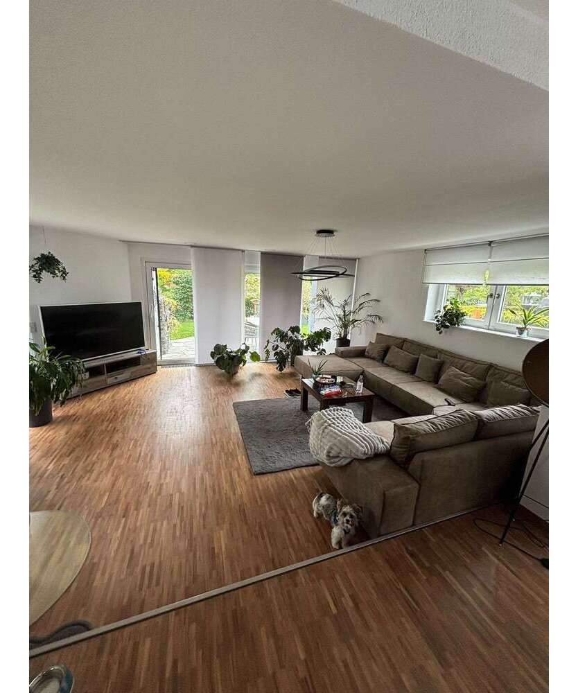 Haus zum Kaufen in Sindelfingen 1.890.000 € 300 m²