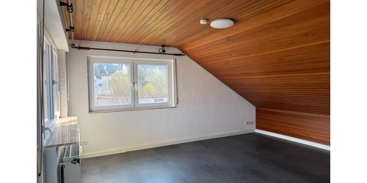 Dachgeschoßwohnung Walzbachtal - 2.5 Zimmer, 70 m&sup2;, 700&euro; | Angebot:26086197