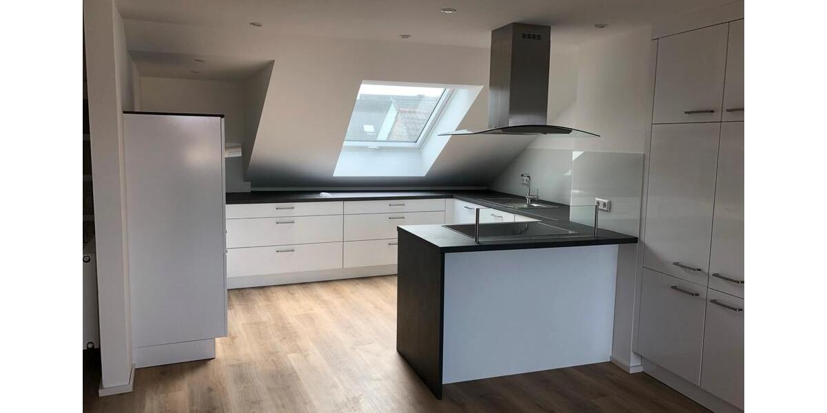 Dachgeschoßwohnung Bruchsal - 2.5 Zimmer, 72 m&sup2;, 1.200&euro; | Angebot:26326693