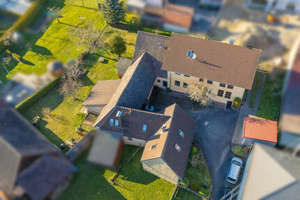 Anwesen mit großem Wohnhaus und historischem Nebengebäude 6 zimmer