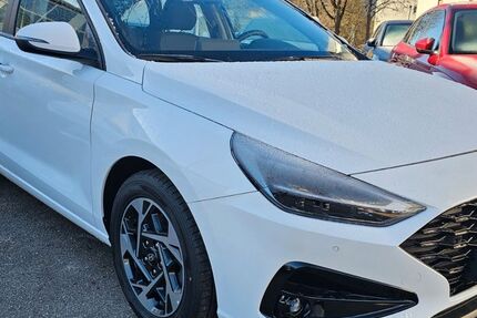 Hyundai i30 23.500 km 16.950 € Leonberg 71229