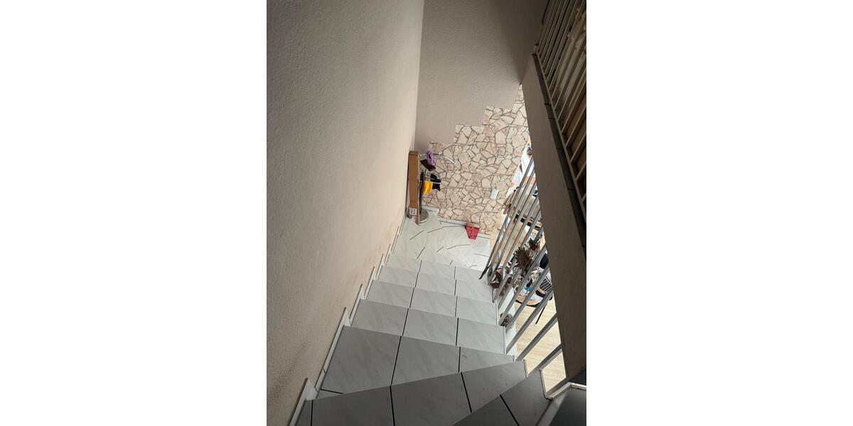 3-Zimmer Maisonette mit eigenem Eingang, Terrasse, Balkon und TG 3 zimmer