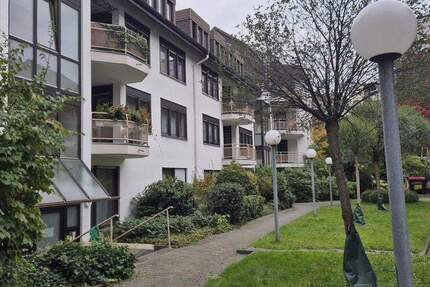 Exklusive, frisch renovierte 3-Zimmer-Dachgeschosswohnung mit 104 m² im Herzen von Karlsruhe 3 zimmer