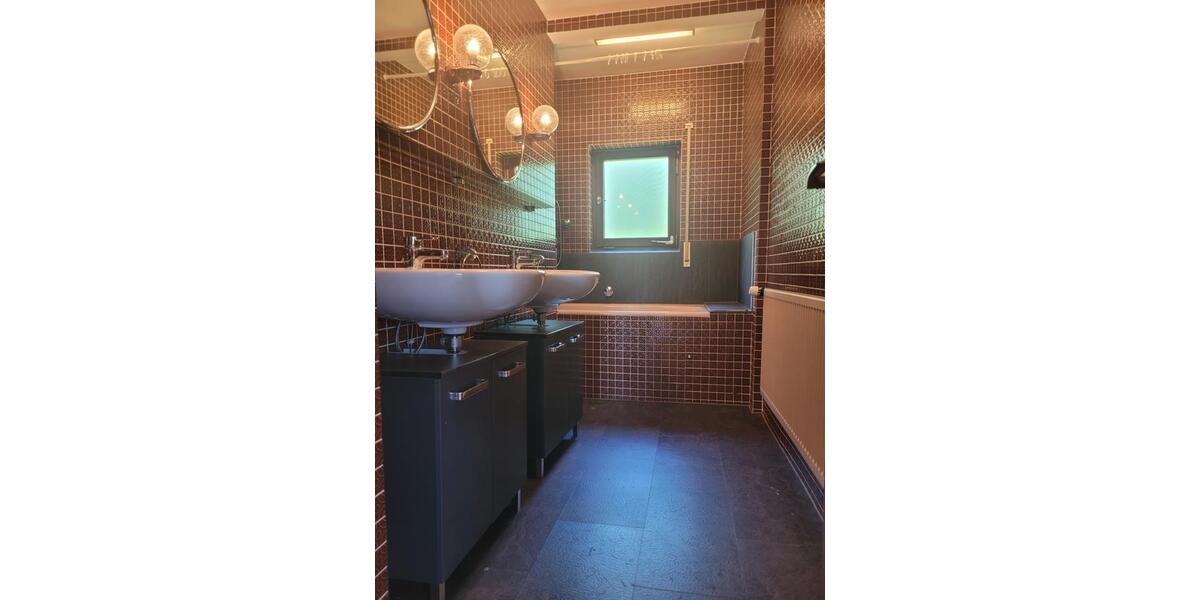 Zweifamilienhaus in bester Lage auf dem Rodgebiet 5 zimmer