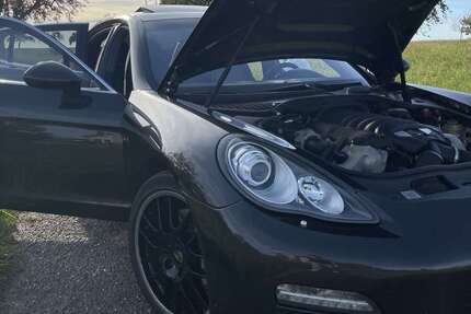 Porsche Panamera 174.500 km 23.999 € Sindelfingen 71067