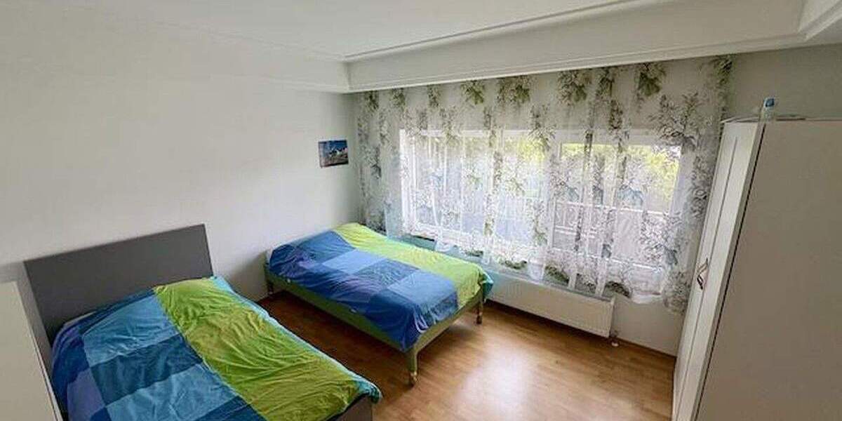 Von privat: Ruhiges Einfamilienhaus mit Einliegerwohnung 7 zimmer