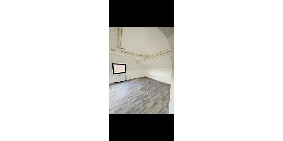 Dachgeschoßwohnung Kraichtal - 3 Zimmer, 85 m&sup2;, 1.100&euro; | Angebot:26153653