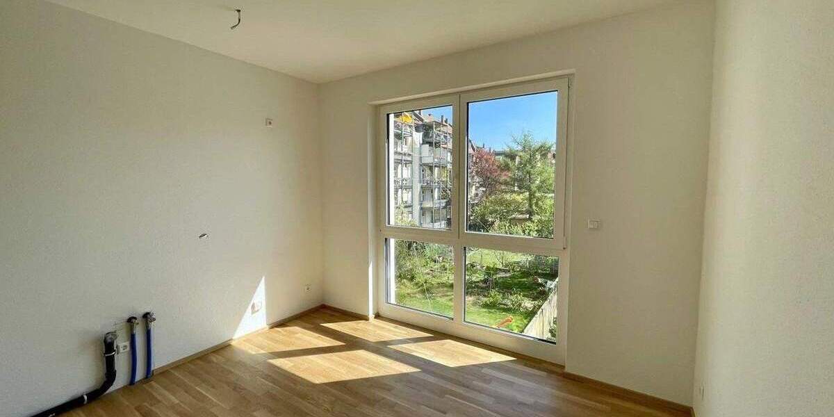 Etagenwohnung Karlsruhe Mühlburg - 2 Zimmer, 77 m&sup2;, 1.175&euro; | Angebot:25657333