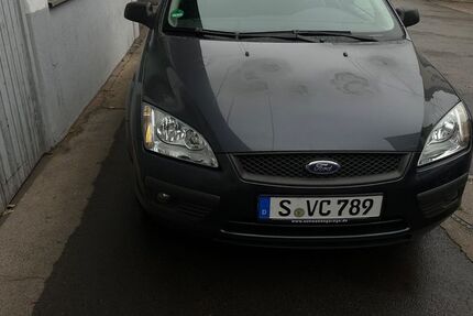 Ford Focus 81.500 km 2.700 € Stuttgart 70378