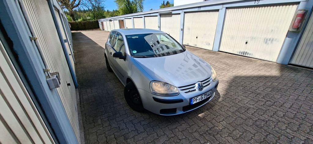 VW Golf 210.000 km 2.250 &euro; Neulingen 75245