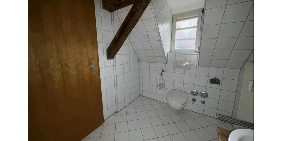 Dachgeschoßwohnung Vaihingen an der Enz - 2 Zimmer, 42 m&sup2;, 670&euro; | Angebot:25658022