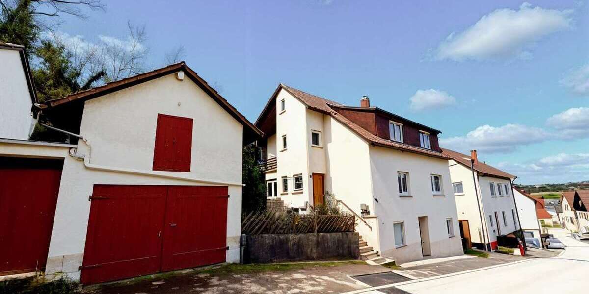 Haus zum Kaufen in Sachsenheim 369.000 € 140 m² 6 zimmer